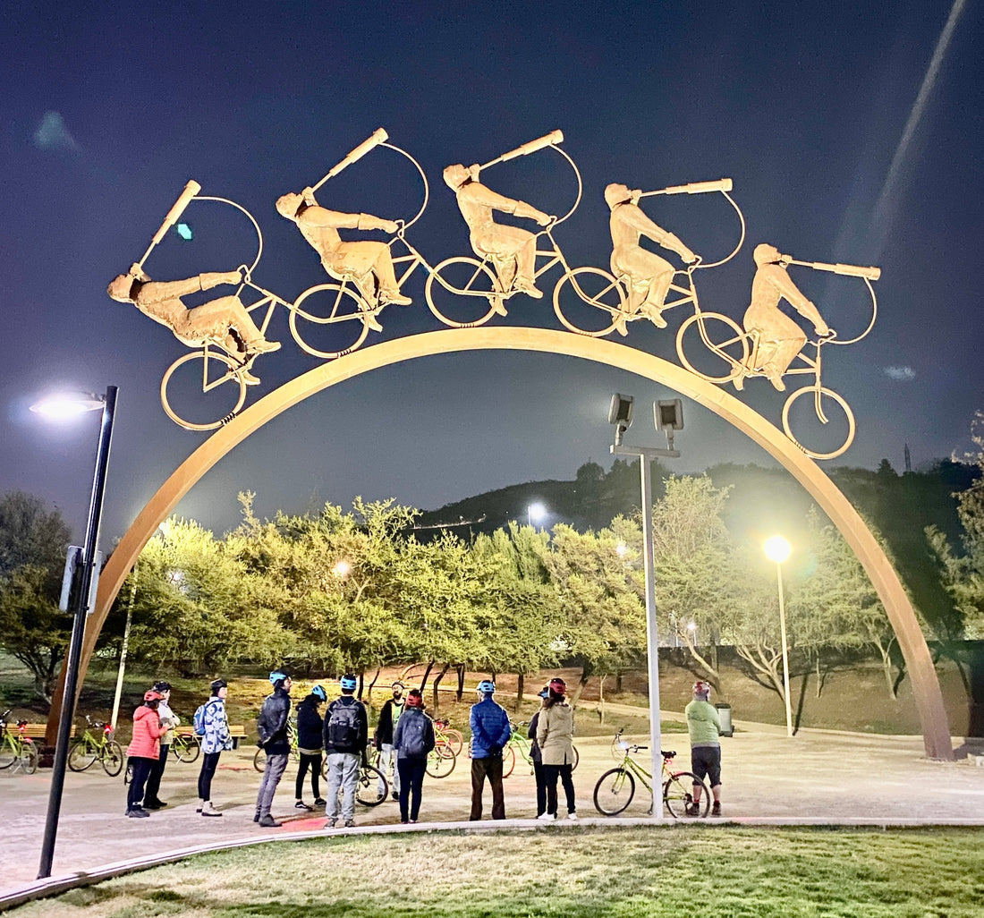 Mapocho Sunset: The Best Photographic Perspective by Bike